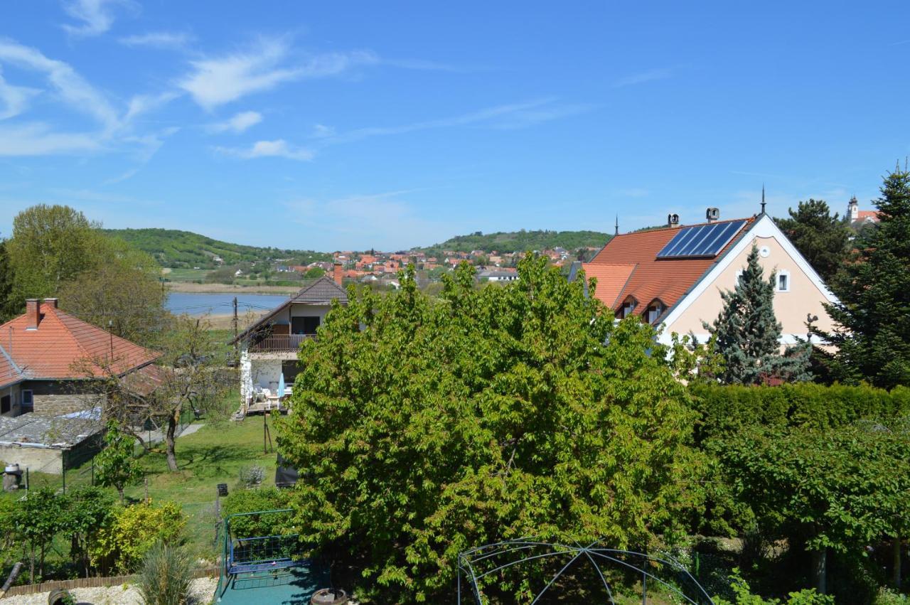 Bed and Breakfast Rebeka Panzio Тихань Екстер'єр фото
