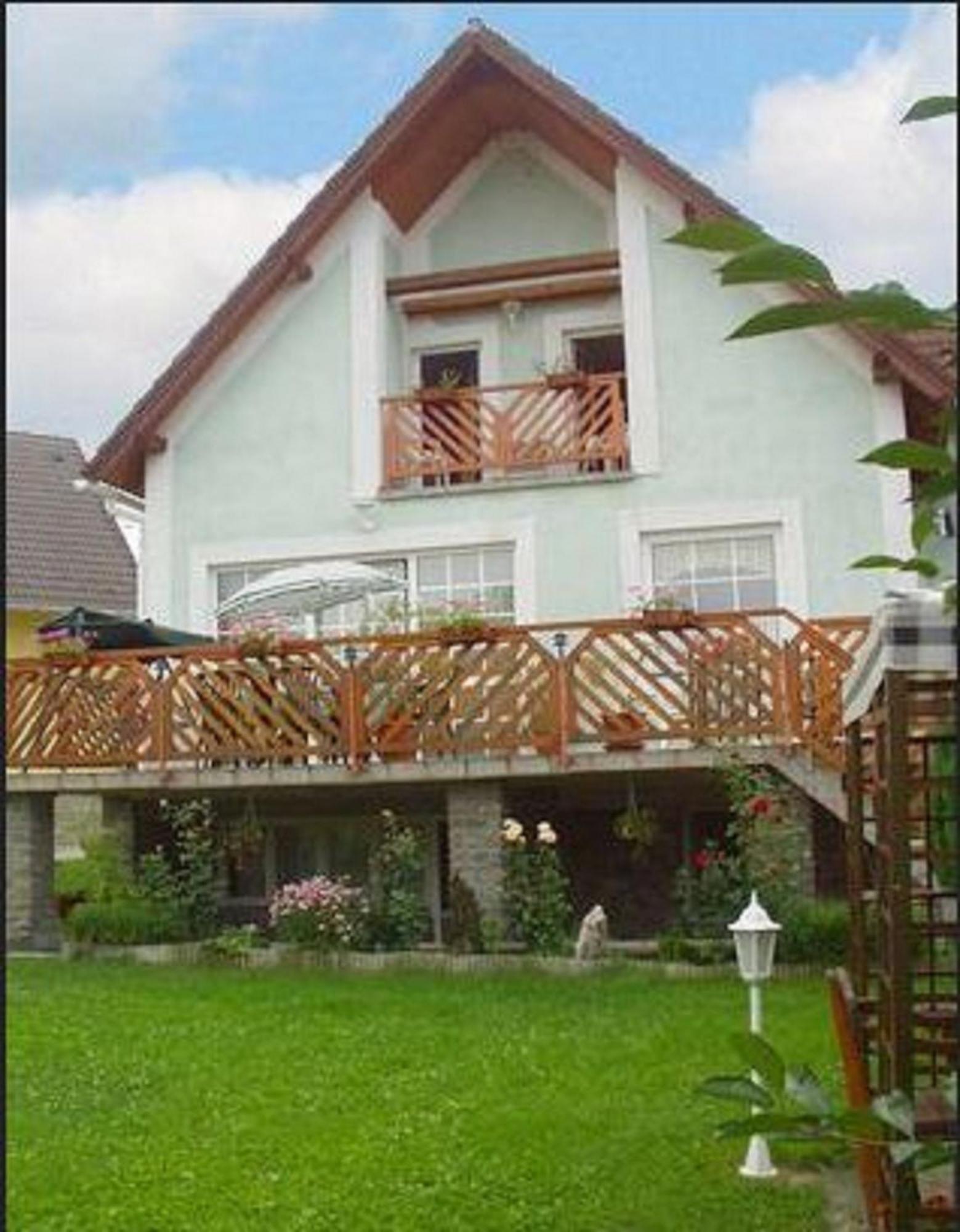Bed and Breakfast Rebeka Panzio Тихань Екстер'єр фото